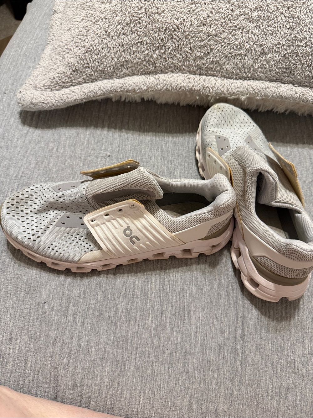 On Running Cloud Slip-On Running Women's Running Shoes - Light Gray Size 10